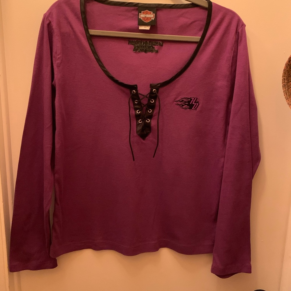 Ladies HARLEY-DAVIDSON Long sleeved T-Shirt.